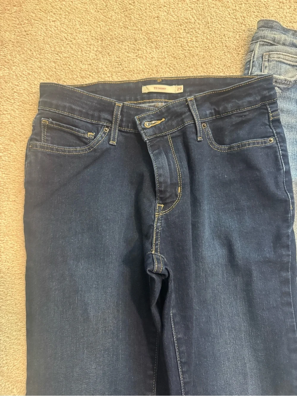 Women’s jeans! AG/Levi/flying monkey like new size 29